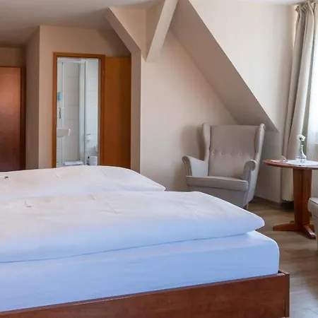 Am Uenglinger Tor 3*