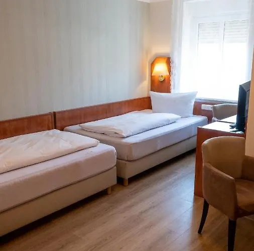 Am Uenglinger Tor 3*